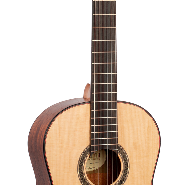 Classical Guitar 4/4 - Solid Sitka Spruce Top
